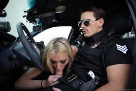 Blonde hooker in fishnets Amy Brooke sucking off handsome cop in the car