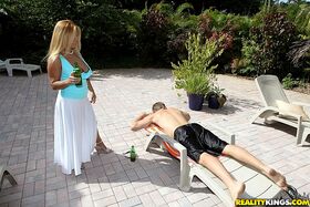 Horny MILF satisfies her desires by seducing a man out on the patio