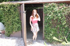 Amateur babe Penny Pax demonstrates her sexy ass in a skirt outdoor