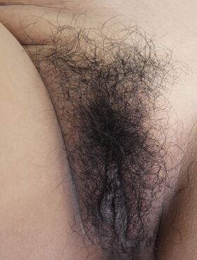 Vietnamese amateur Giaw has her hairy muff filled with cum by a foreigner
