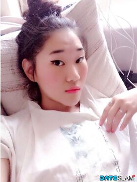 Hot Asian teen Katana takes a selfie to flaunt her pretty face & hot body