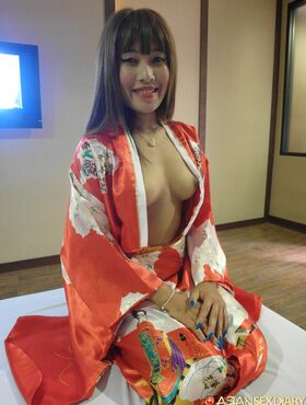 Asian amateur Aki looses her robe prior to hardcore POV sex