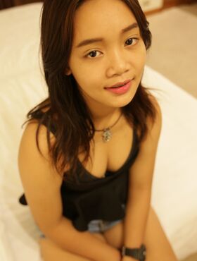 Barely legal Thai girl eats a man's ass before bareback sex in motel room