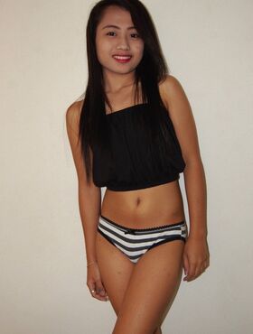 Filipina girl Elaine agrees to show her petite body in the nude in motel room