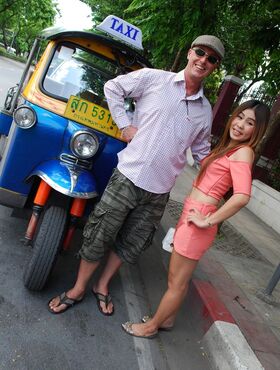 Young Thai girl gets picked up a visiting tourist that is looking for a gf