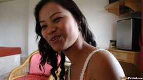 Brunette Filipina babe Sissi gets her shaved pussy eaten and banged
