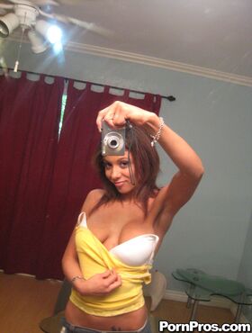 Ex-gf Priscilla Milan uncovers her big boobs while taking mirror selfies