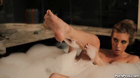 Ravishing blonde babe with sexy legs Samantha Saint taking foamy bath