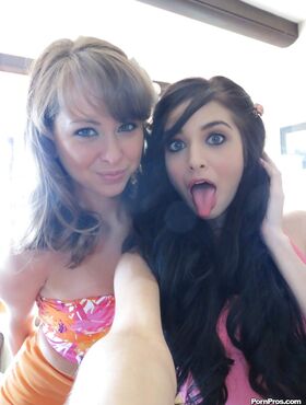 Humping lesbian teens Riley Reid and Zoey Kush are having fun