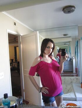 Cute ex-gf Jada Stevens taking mirror selfies of her big natural boobs