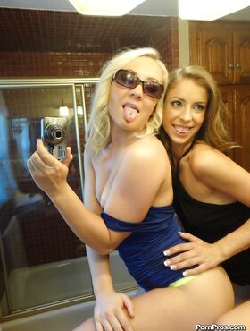 Teen lesbians Sienna Splash and Presley Hart taking naked selfies in mirror