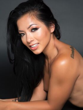 Pretty brunette Asian girl Morgan Lee showing off her flawless nude body