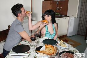Curvy Italian housewife gets anally screwed by skinny pizza delivery guy
