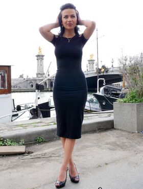 Pretty Shalina Devine flaunts her figure in a tight dress and gets a facial