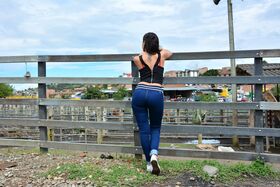 Colombian cutie with big ass flaunts bubble butt in tight jeans outdoors