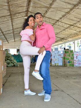 Cute Latina babe Yamile Duran showing her perfect figure clothed at the market