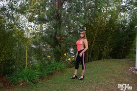 Curvy amateur Latina exposes her juicy booty in mini bikini outside