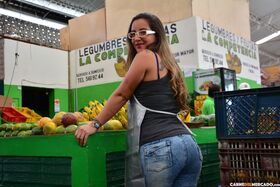 Colombian babe Catica Mamor gets picked up on local market and face fucked