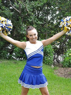 I Know That Girl - Amateur cheerleader Tiff Bannister shows off in a sexy uniform