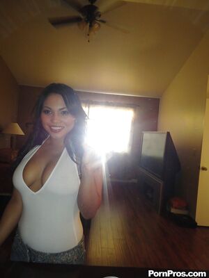 Real Exgirlfriends - Sultry Latina female Adriana Luna snapping selfies of her big natural titties