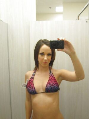 Real Exgirlfriends - Bad girl Jada Stevens taking selfies in mirror as she peels off her bikini