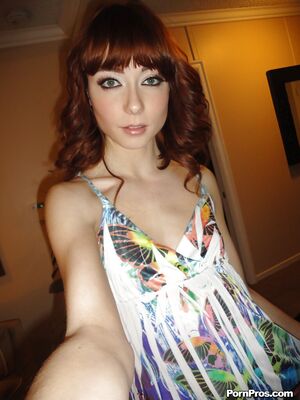 Real Exgirlfriends - Slender redhead ex-gf Zoe Voss snaps self shots of herself getting undressed