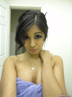 Real Exgirlfriends - Latina ex-girlfriend Ruby Reyes caught naked in shower by her ex-bf