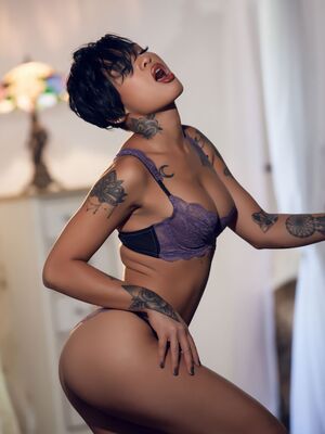 Cherry Pimps - Super hot ebony Honey Gold bares her tattooed body and toys with a glass dildo